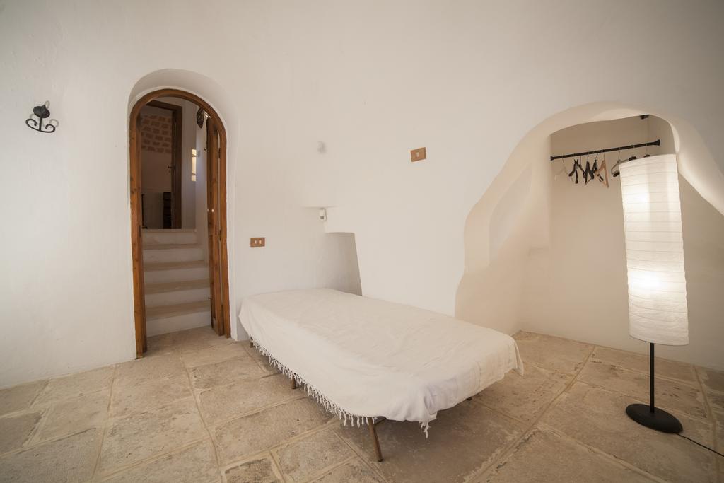 Trullo Degli Ulivi Villa ออสตูนี ภายนอก รูปภาพ
