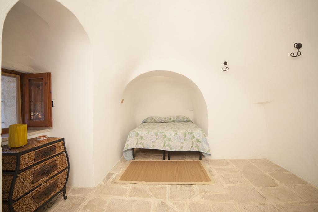 Trullo Degli Ulivi Villa ออสตูนี ภายนอก รูปภาพ